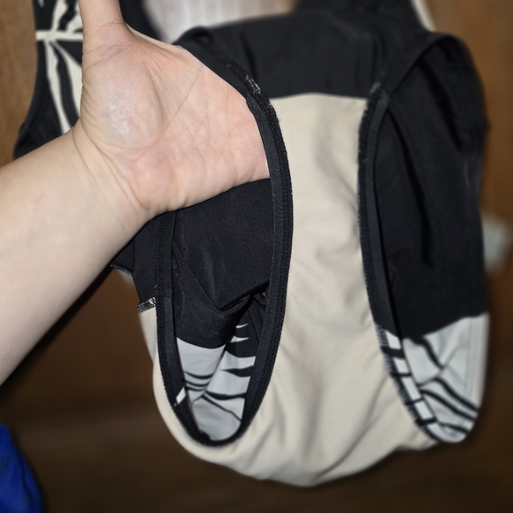 Kona Sol Black & White Leaf Print With Cut-out One Piece Swimsuit Womens Small - Picture 10 of 10